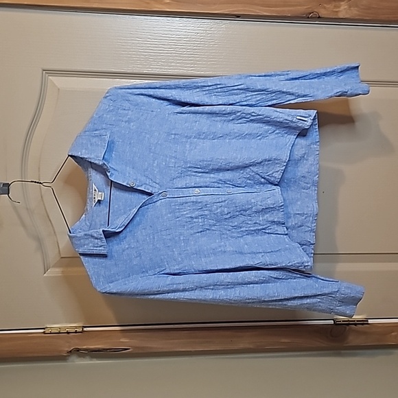 Orvis Tops - Women's Orvis long sleeve shirt from their classic collection size small
